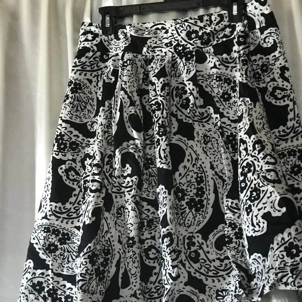 Merona Black White Cotton Skirt sz.6